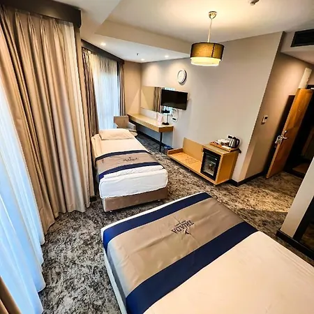 Triada Karakoey Istambul