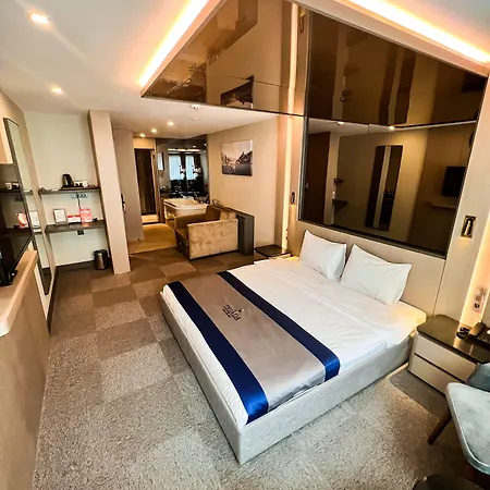 Triada Karakoey 3* Istambul
