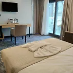 Triada Karakoey Hotell 3*