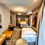 Triada Karakoey Hotell 3*