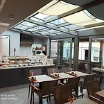 Triada Karakoey Hotell