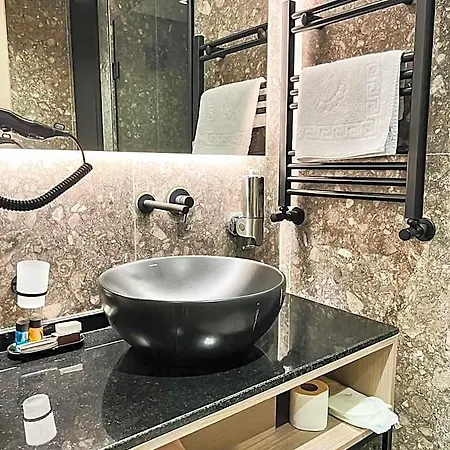 Hotel Triada Karakoey 3*