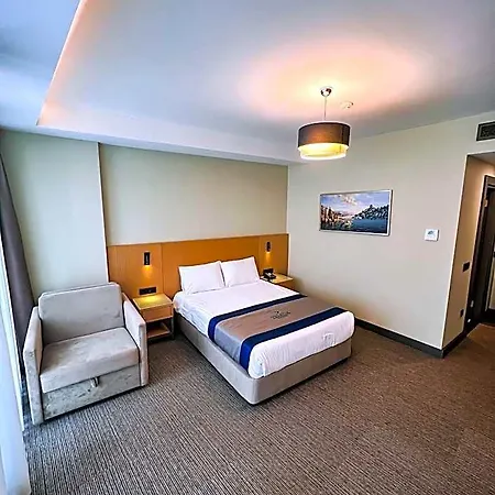 Hotel Triada Karakoey 3*