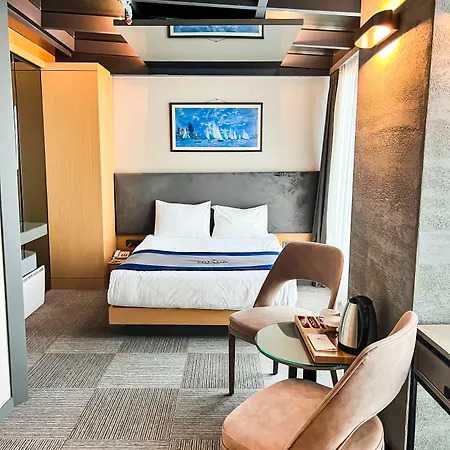 Triada Karakoey 3*