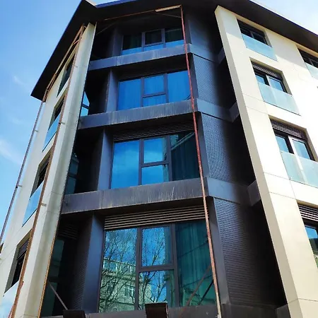 Triada Karakoey فندق