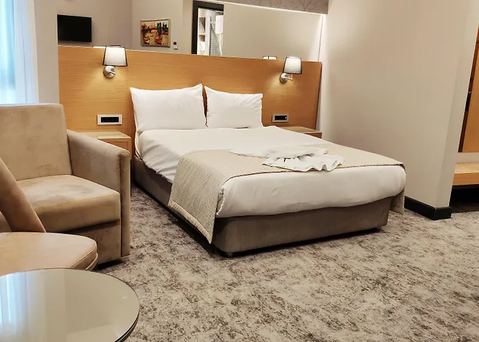 Triada Karakoey Istambul