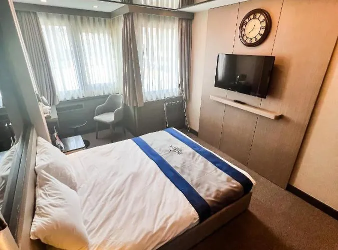 Hotel Triada Karakoey 3*