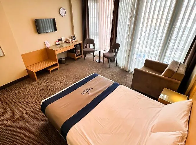 Triada Karakoey Istambul