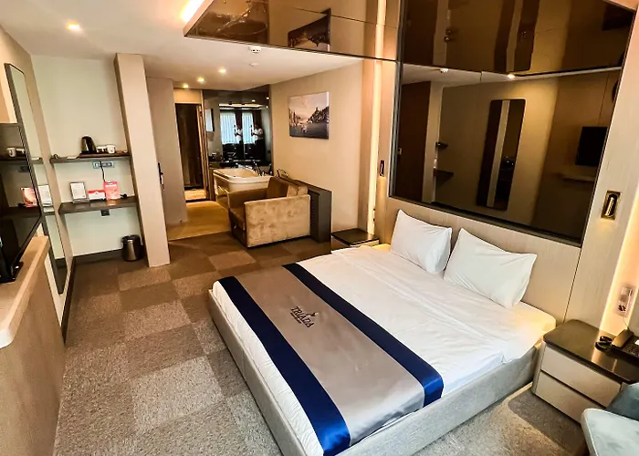 Triada Karakoey 3* Istambul