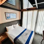 ホテル Triada Karakoey 3*