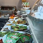 Triada Karakoey 3*