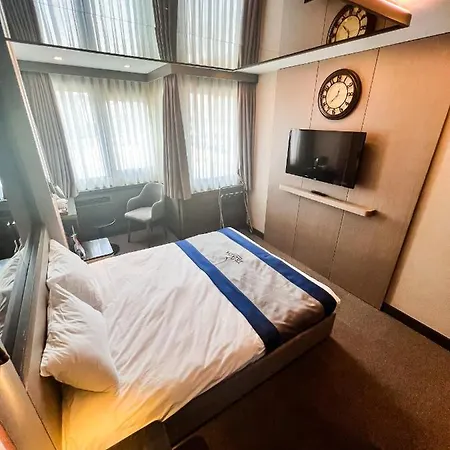 Hotel Triada Karakoey 3*