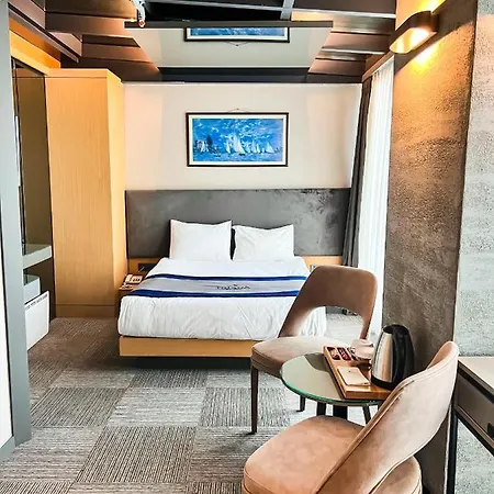 Triada Karakoey 3*