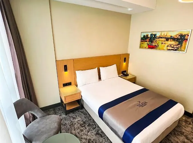 Triada Karakoey 酒店 3*