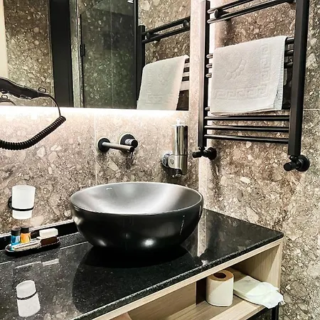 Отель Triada Karakoey