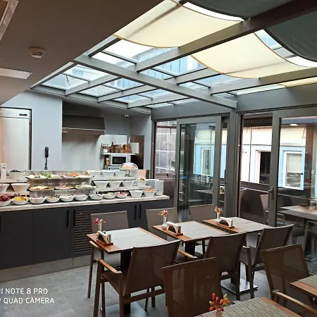 Triada Karakoey Отель